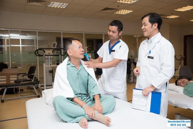 Vì sao phẫu thuật Robot chiếm nhiều ưu điểm so với phẫu thuật mổ hở và nội soi cổ điển?