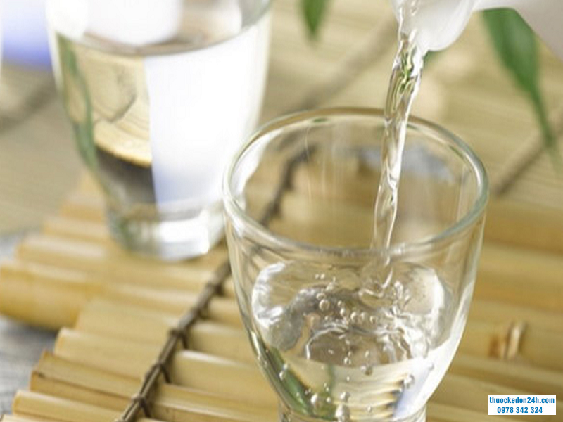 Tổn thương gan do rượu có nồng độ γ-GT, AST, ALT trong máu tăng cao và tỷ lệ AST/ALT thường ≥2,0